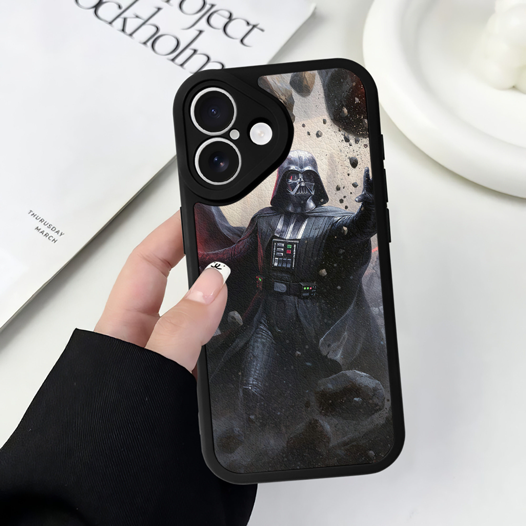 （画像用） スター・ウォーズ Star Wars 【iPhone 16シリーズ対応】シリコンスマホケース（レザー調） 材質：シリコン